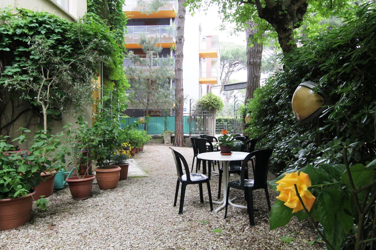 Hotel Garni Picnic Риччоне Экстерьер фото