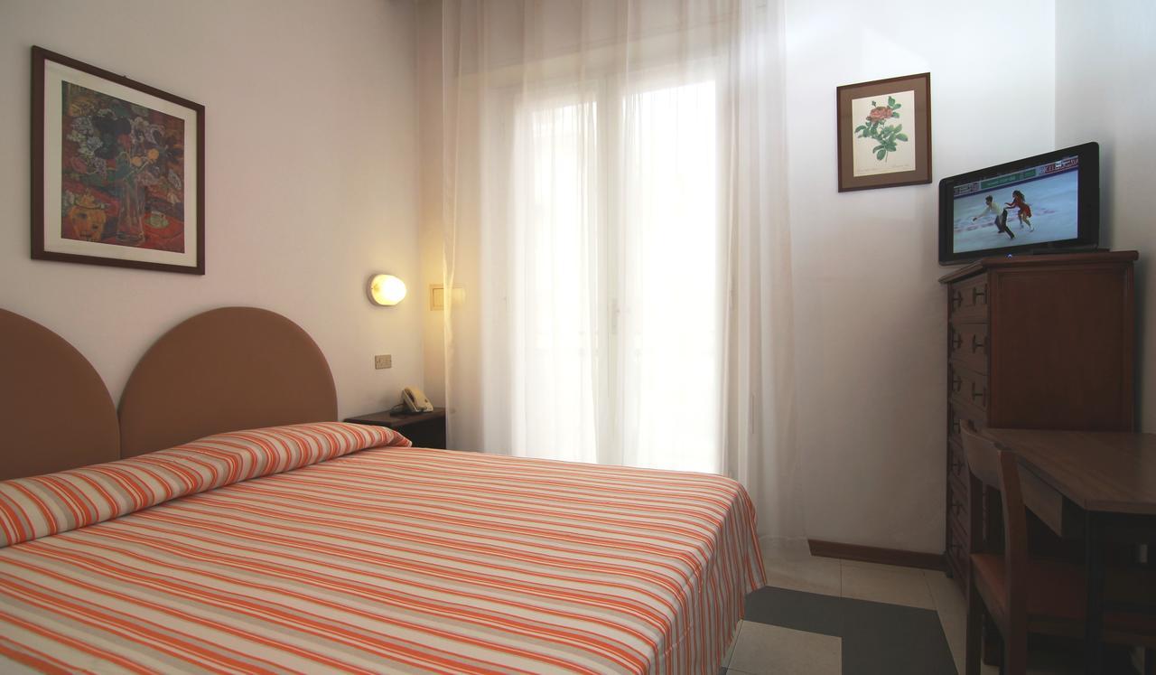 Hotel Garni Picnic Риччоне Экстерьер фото