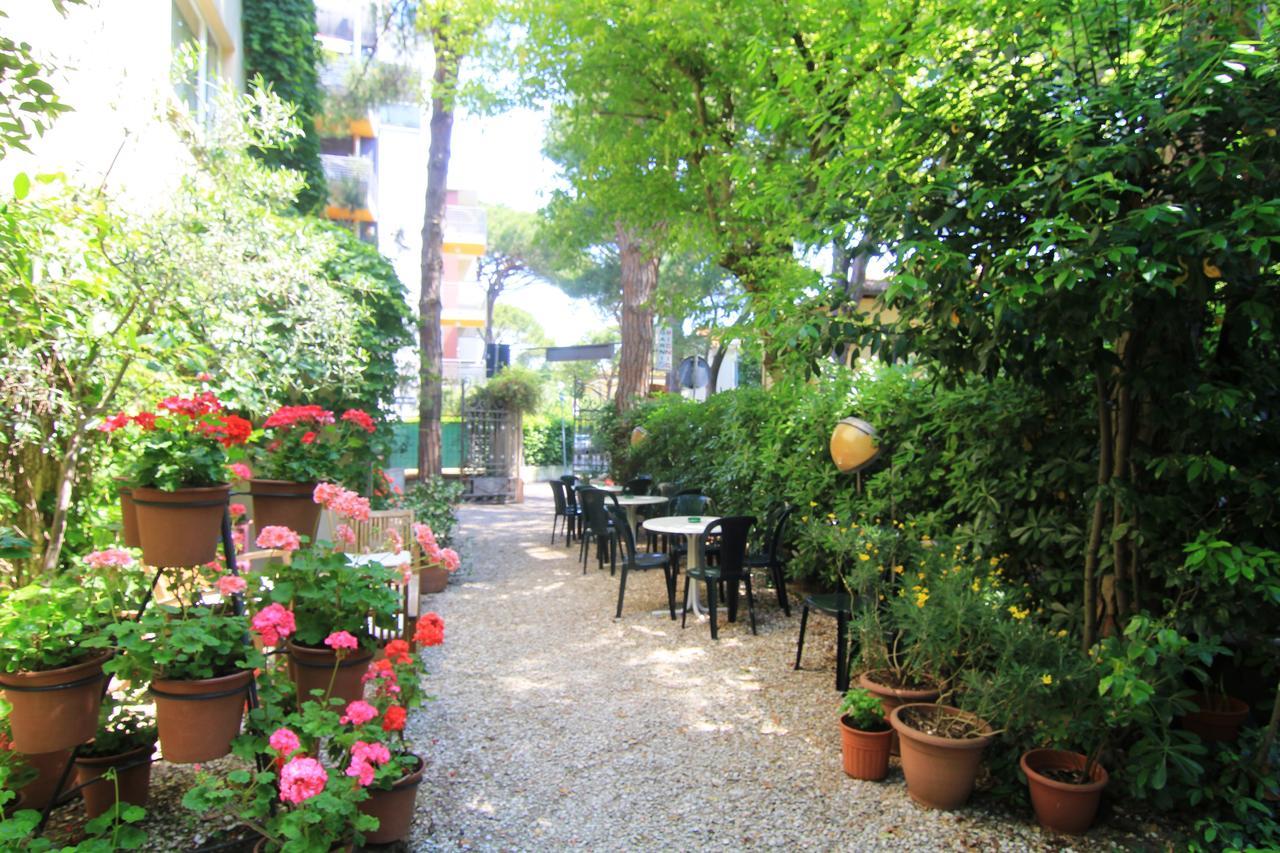 Hotel Garni Picnic Риччоне Экстерьер фото