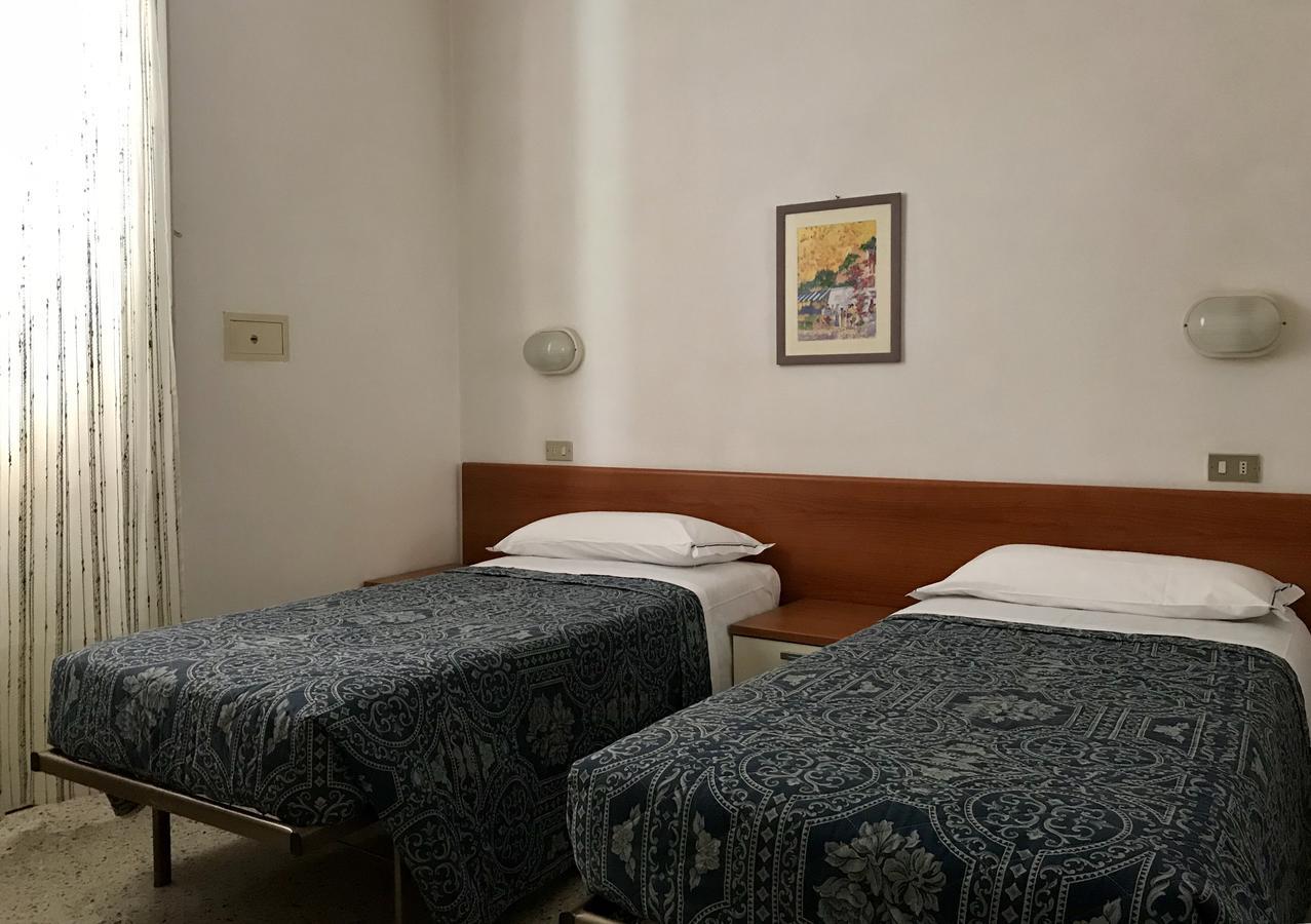 Hotel Garni Picnic Риччоне Экстерьер фото