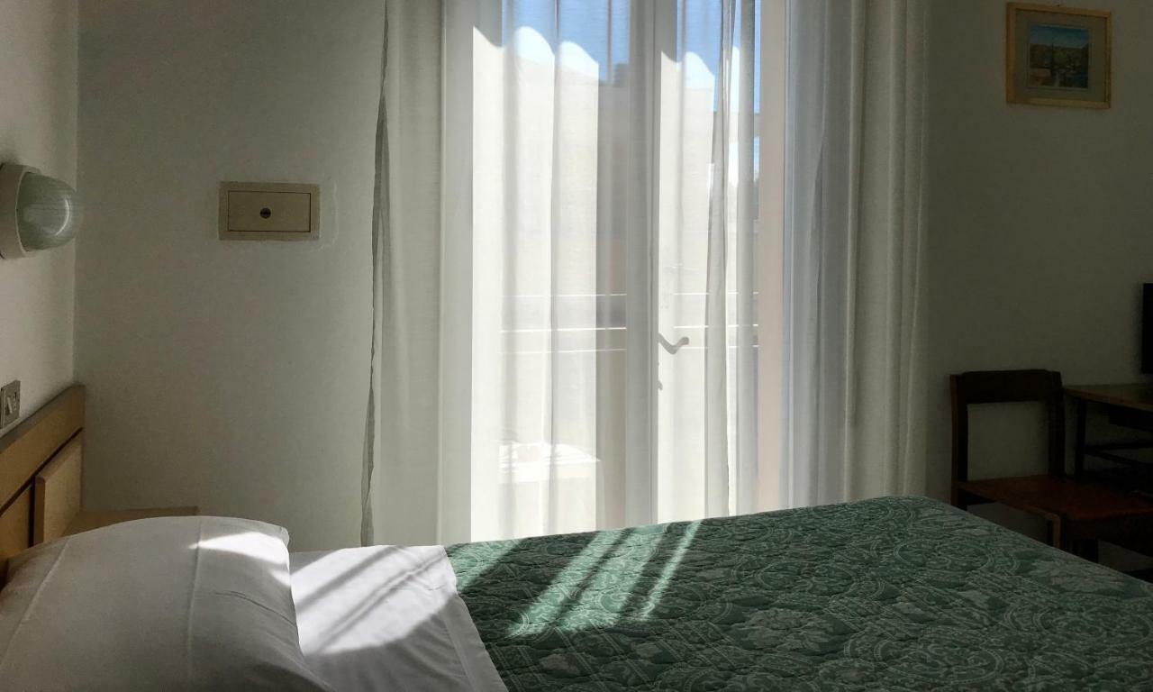 Hotel Garni Picnic Риччоне Экстерьер фото